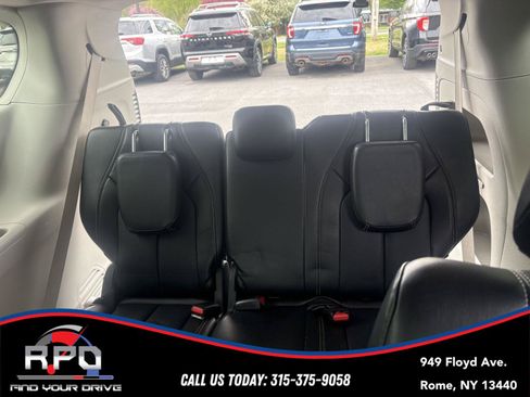 Used 2024 Chrysler Pacifica Touring-L FWD image 29