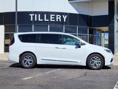 Used 2023 Chrysler Pacifica Limited