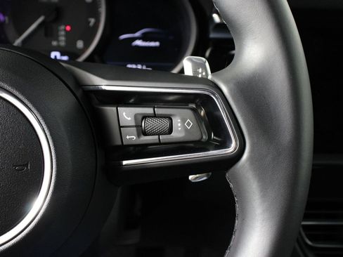Certified 2026 Porsche Macan AWD/4WD image 15