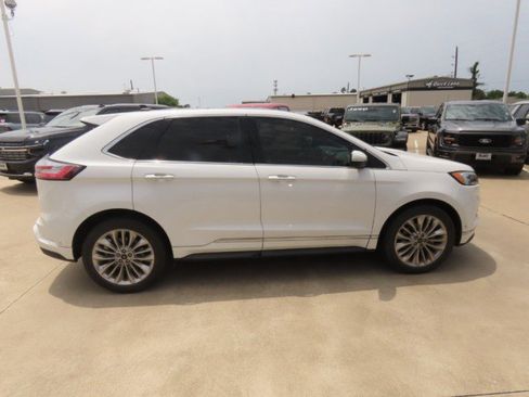Used 2020 Ford Edge Titanium w/ Equipment Group 301A FWD image 8