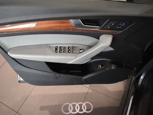 Used 2023 Audi Q5 2.0T Premium image 35