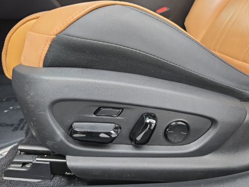 Used 2022 Lexus ES 350 Ultra Luxury w/ Accessory Package 2 FWD image 28