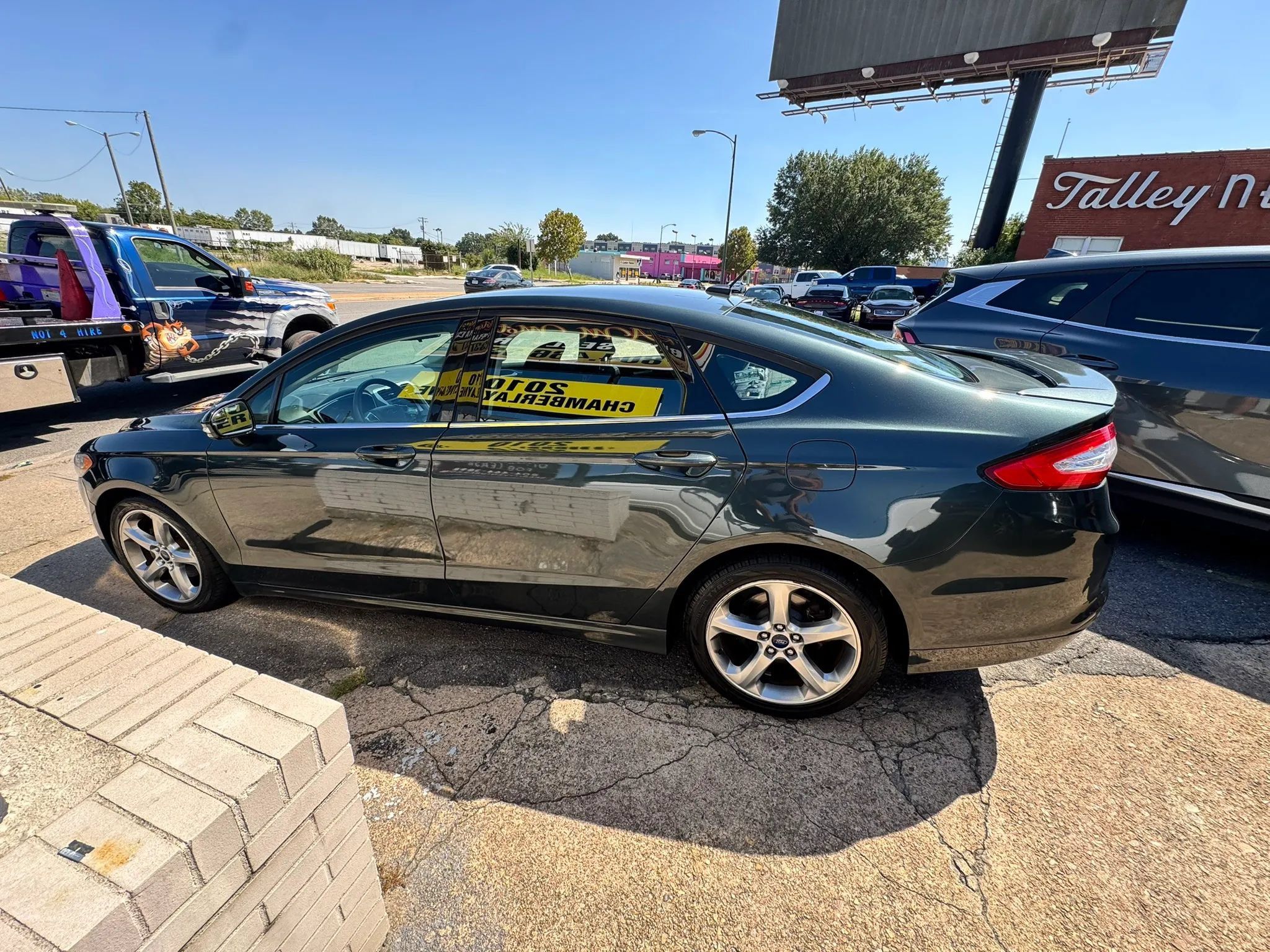 Used 2015 Ford Fusion SE FWD image 6
