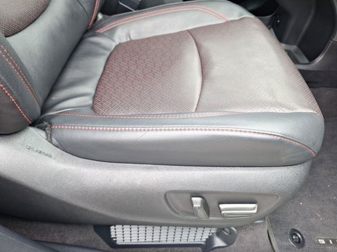 Used 2025 Toyota Sienna XSE image 35