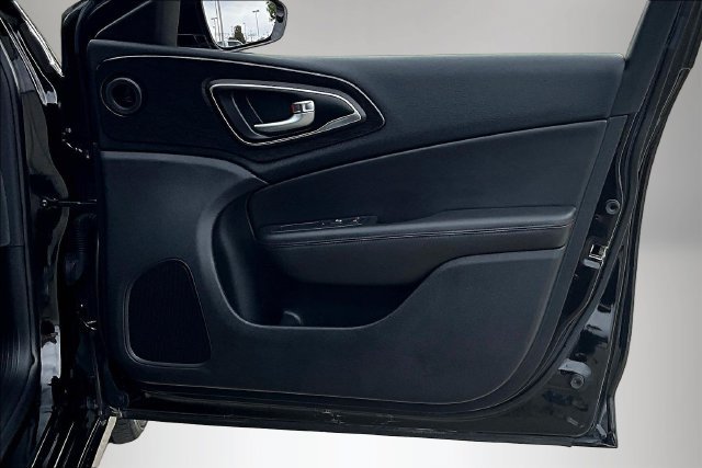Used 2016 Chrysler 200 C FWD image 26