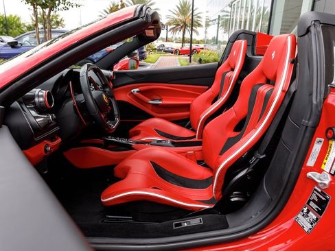 Used 2022 Ferrari F8 Tributo RWD image 25