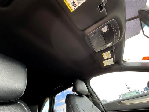 Used 2017 Lincoln MKC Premiere image 12