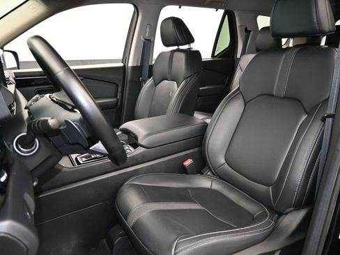 Used 2025 Honda Pilot EX-L image 10