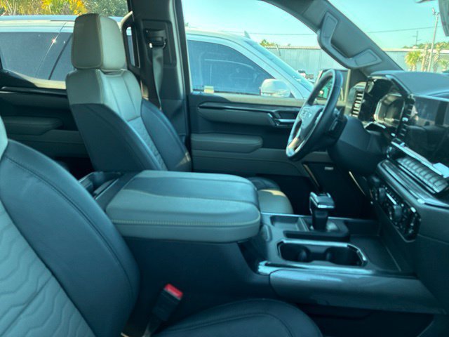 Used 2025 Chevrolet Silverado 1500 ZR2 w/ Technology Package AWD/4WD image 8