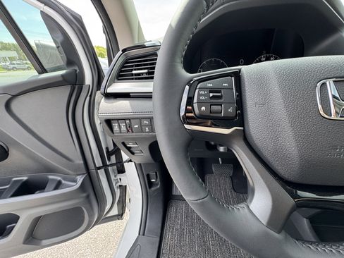 New 2026 Honda Odyssey Touring image 24