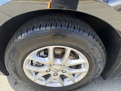 Used 2023 Chrysler Pacifica Touring-L image 14