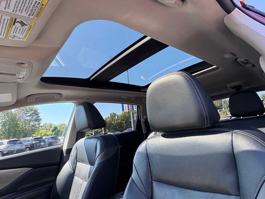 Used 2015 Nissan Murano Platinum w/ Platinum Technology Package AWD/4WD image 9