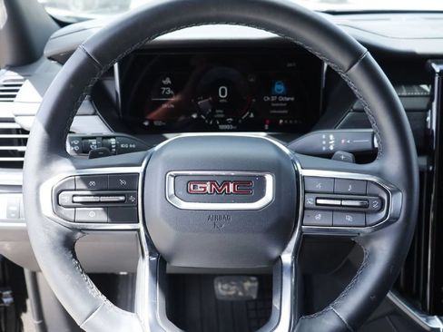 Used 2025 GMC Acadia Elevation FWD image 6