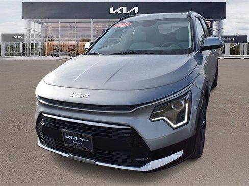 New 2025 Kia Niro EX Touring image 7