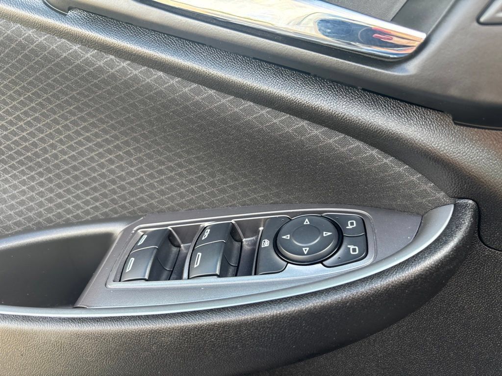 Used 2023 Chevrolet Malibu LT FWD image 30