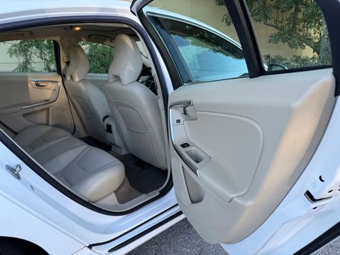 Used 2015 Volvo S60 T5 Premier image 18
