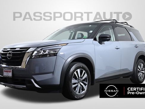 Certified 2024 Nissan Pathfinder SL image 1