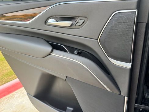 Used 2021 Cadillac Escalade Premium Luxury RWD image 20