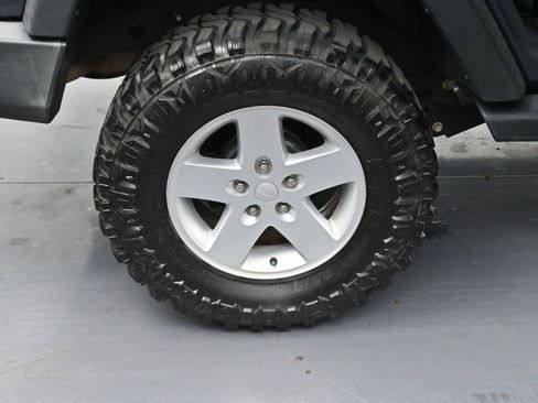 Used 2017 Jeep Wrangler Unlimited Sport w/ Quick Order Package 24S image 28