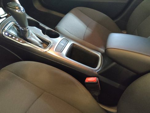 Used 2017 Chevrolet Cruze LT w/ Convenience Package FWD image 26