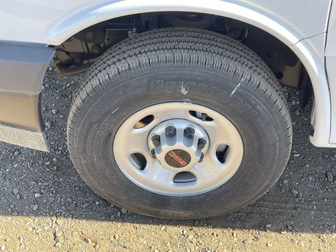 New 2025 GMC Savana 2500 Extended w/ Driver Convenience Package image 32