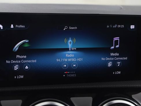 Used 2021 Mercedes-Benz CLA 250 4MATIC w/ Premium Package image 33