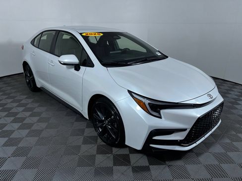 Used 2026 Toyota Corolla SE FWD image 3
