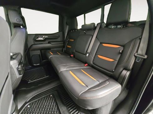 Certified 2024 GMC Sierra 1500 AT4 w/ Technology Package AWD/4WD image 8