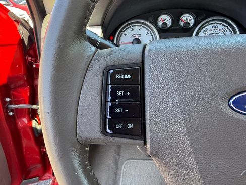 Used 2009 Ford Focus SEL image 22