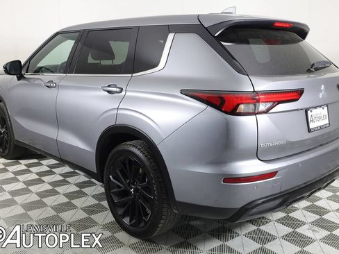 Used 2024 Mitsubishi Outlander SE Black Edition FWD image 7