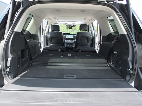 Used 2025 Ford Expedition Platinum AWD/4WD image 18