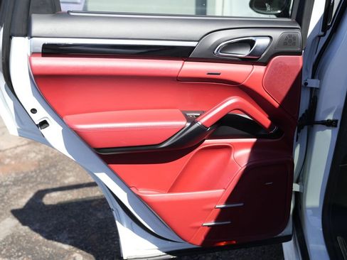 Used 2018 Porsche Cayenne GTS image 62