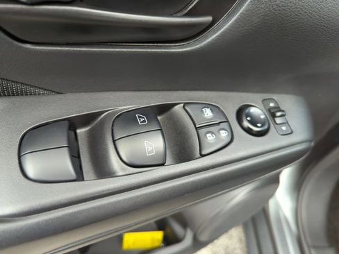 Certified 2022 Nissan Kicks S image 29