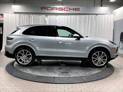Used 2023 Porsche Cayenne image 11