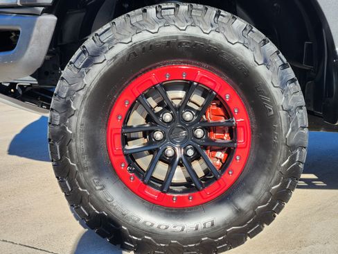 Used 2018 Ford F150 Raptor w/ Equipment Group 802A Luxury image 9