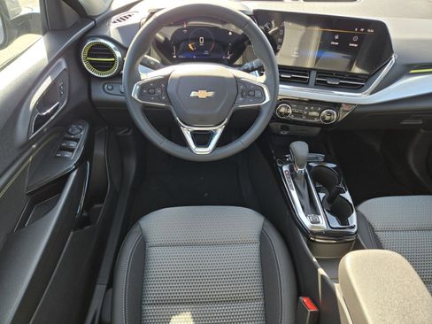 New 2026 Chevrolet Trax LT w/ Driver Confidence Package image 10