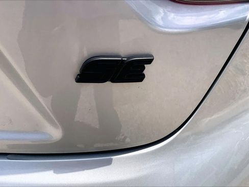 Used 2026 Toyota Corolla SE FWD image 9