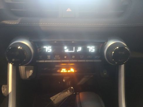 Used 2024 Toyota RAV4 XLE image 27