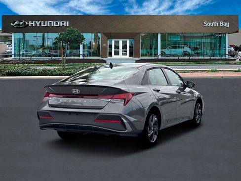 New 2026 Hyundai Elantra Sport image 7