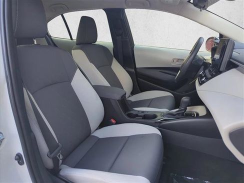 Used 2025 Toyota Corolla LE image 24