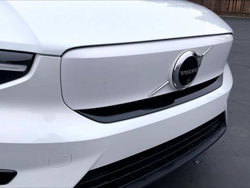 New 2026 Volvo EX40 Plus w/ Climate Package image 34