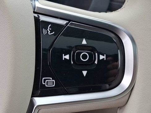 Certified 2023 Volvo XC60 B5 Ultimate w/ Climate Package AWD/4WD image 24