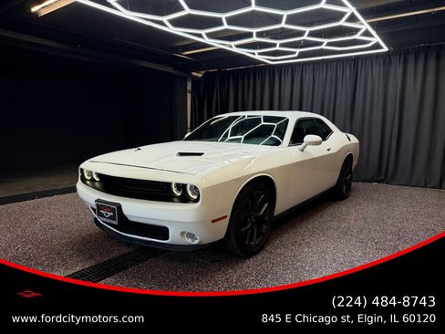 Used 2023 Dodge Challenger SXT w/ Blacktop Package RWD image 1