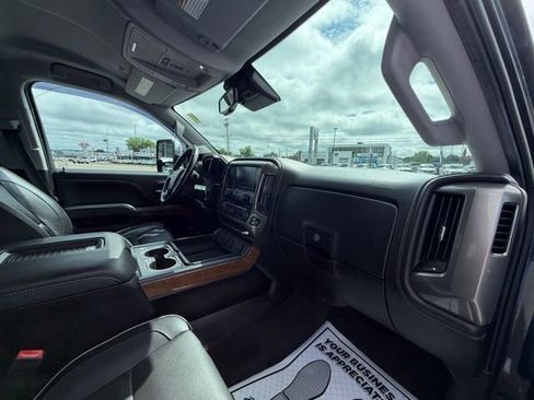 Used 2018 Chevrolet Silverado 2500 High Country w/ Duramax Plus Package AWD/4WD image 15
