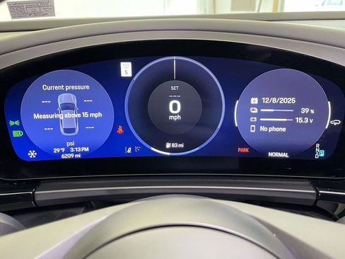 Used 2025 Porsche Macan 4 Electric image 44