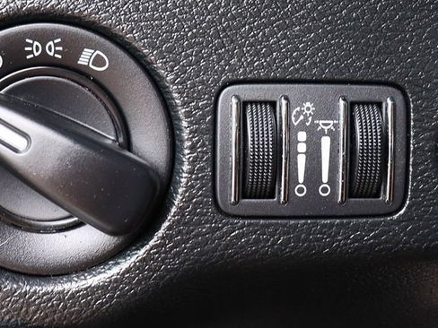 Used 2018 Dodge Challenger SRT Hellcat RWD image 37