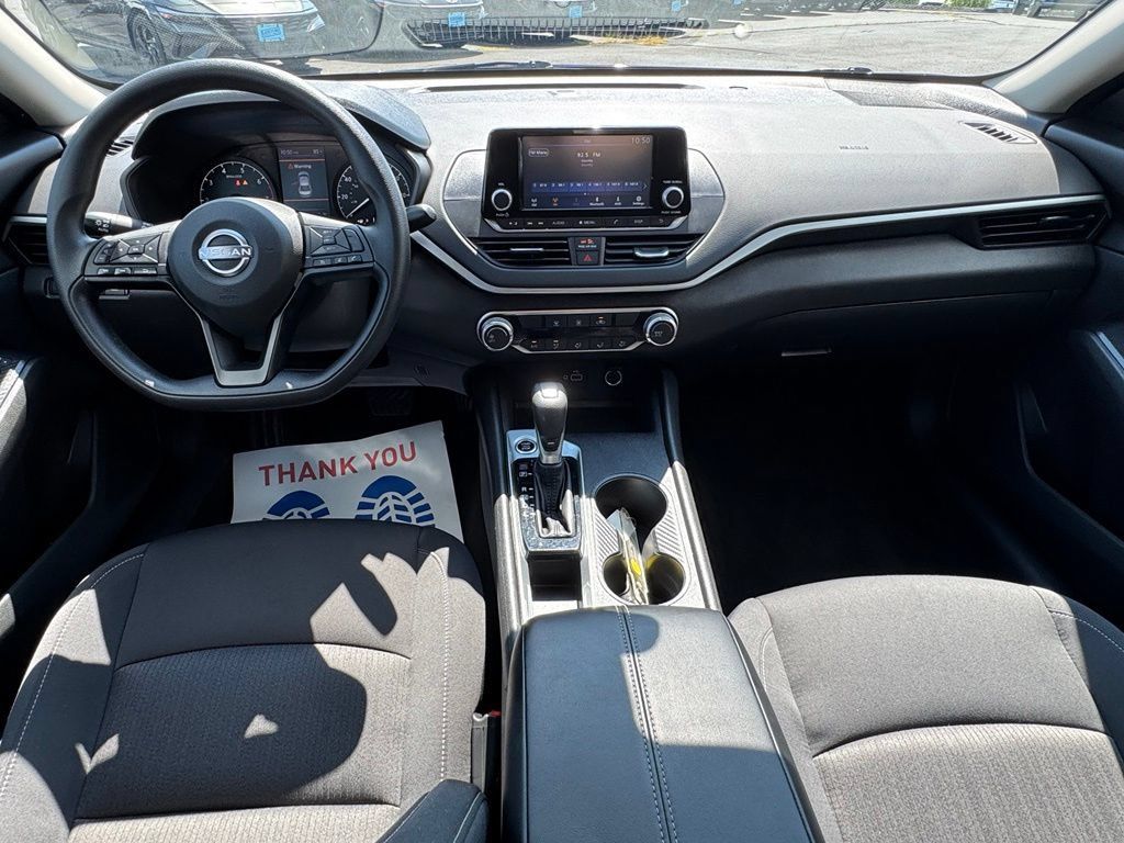 Used 2024 Nissan Altima 2.5 S FWD image 13