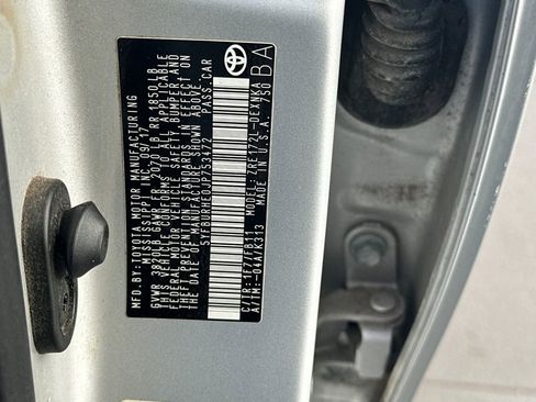 Used 2018 Toyota Corolla LE image 31