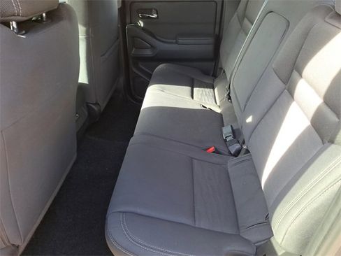 Used 2023 Nissan Frontier SV image 22