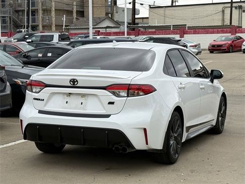 Used 2025 Toyota Corolla SE image 4